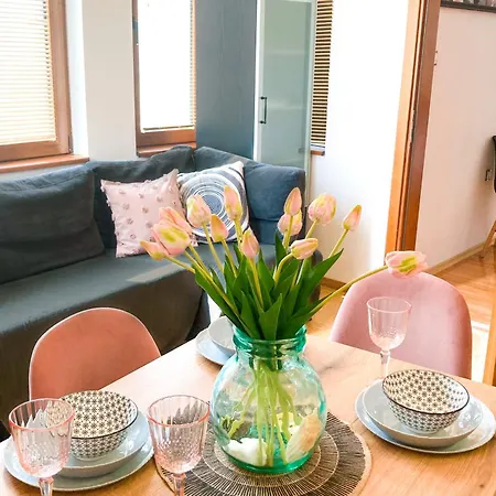 Two Bedroom - Alexandrovska - Location - Bus, Train And Marine Stations, Next To Sea Garden And Apartamento Burgas