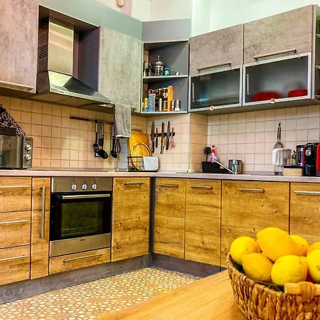 Two Bedroom - Alexandrovska - Location - Bus, Train And Marine Stations, Next To Sea Garden And Apartman