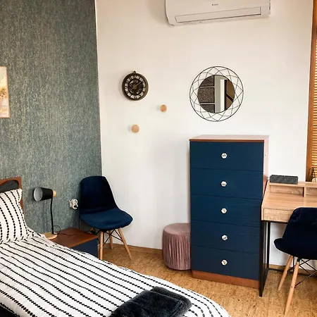 Apartman Two Bedroom - Alexandrovska - Location - Bus, Train And Marine Stations, Next To Sea Garden And