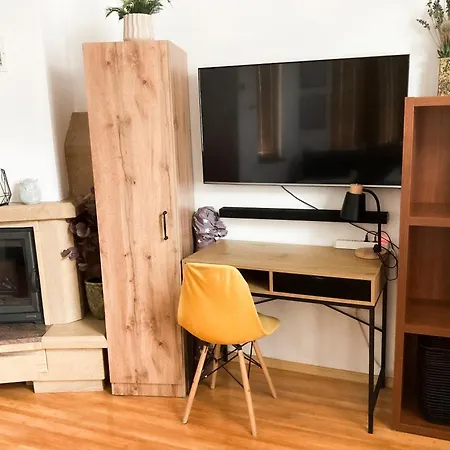 Apartman Two Bedroom - Alexandrovska - Location - Bus, Train And Marine Stations, Next To Sea Garden And